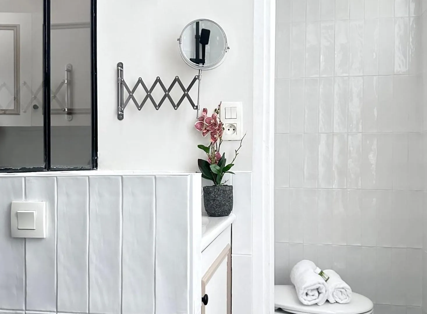 Modern & Dreamy Duplex In Le Marais 아파트 *