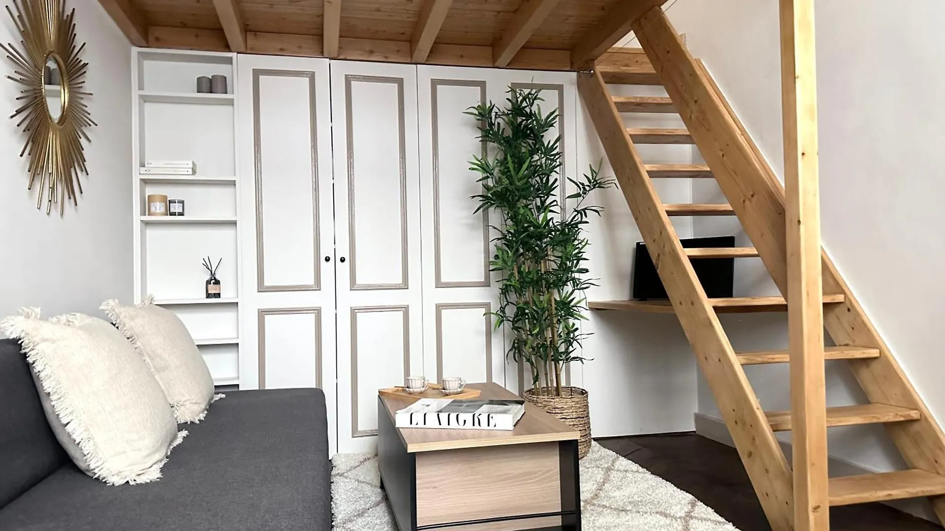 Modern & Dreamy Duplex In Le Marais *
