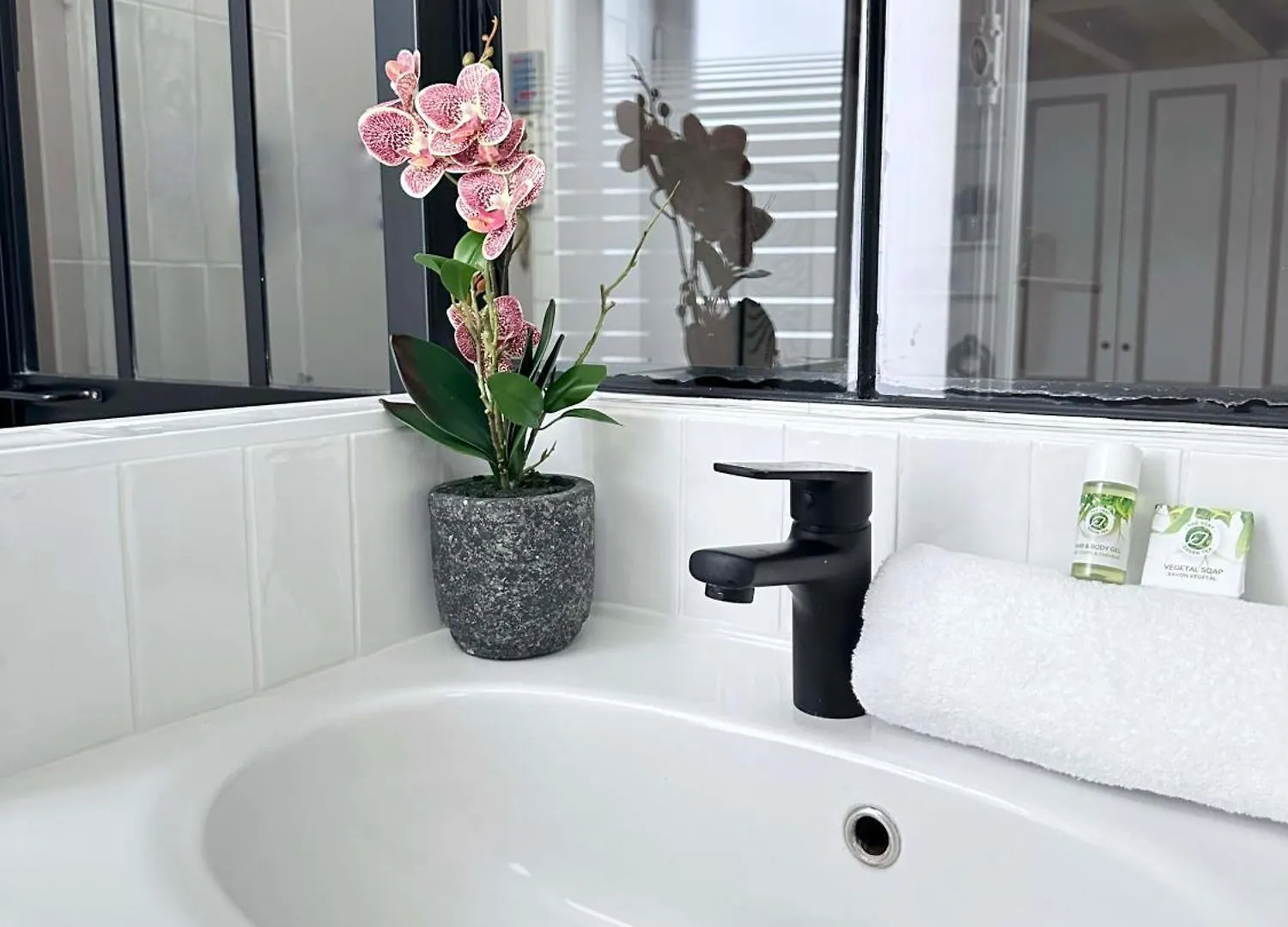 Modern & Dreamy Duplex In Le Marais * Paris