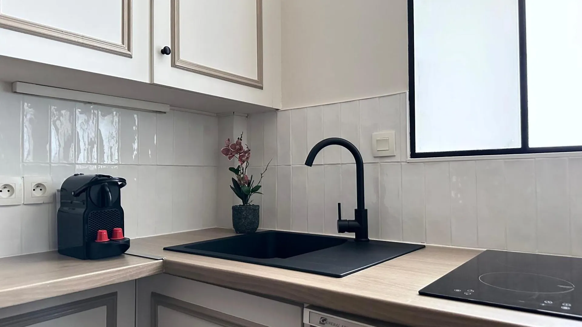 Modern & Dreamy Duplex In Le Marais * 파리