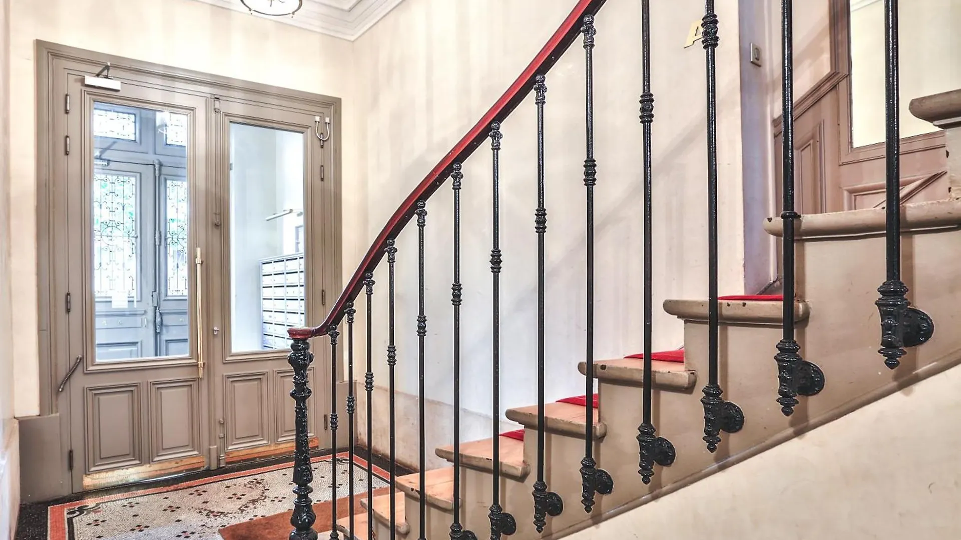 Modern & Dreamy Duplex In Le Marais * Paris
